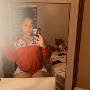 Meet your Posher, Layla